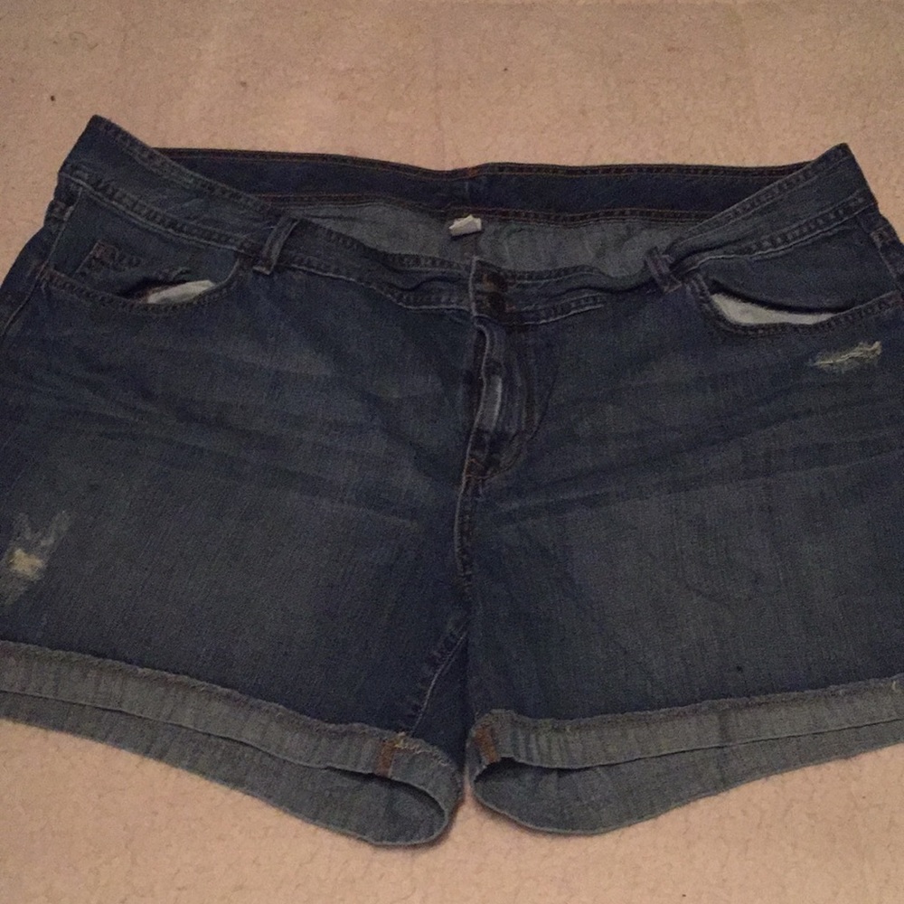 Distressed old navy jean shorts size 24